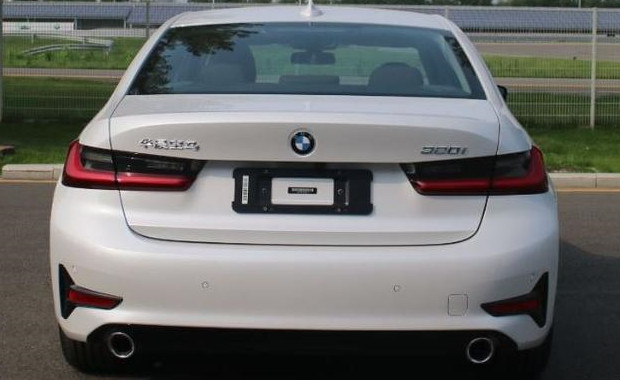 全新宝马3系320值得买吗,2023款宝马3系和奥迪a4l