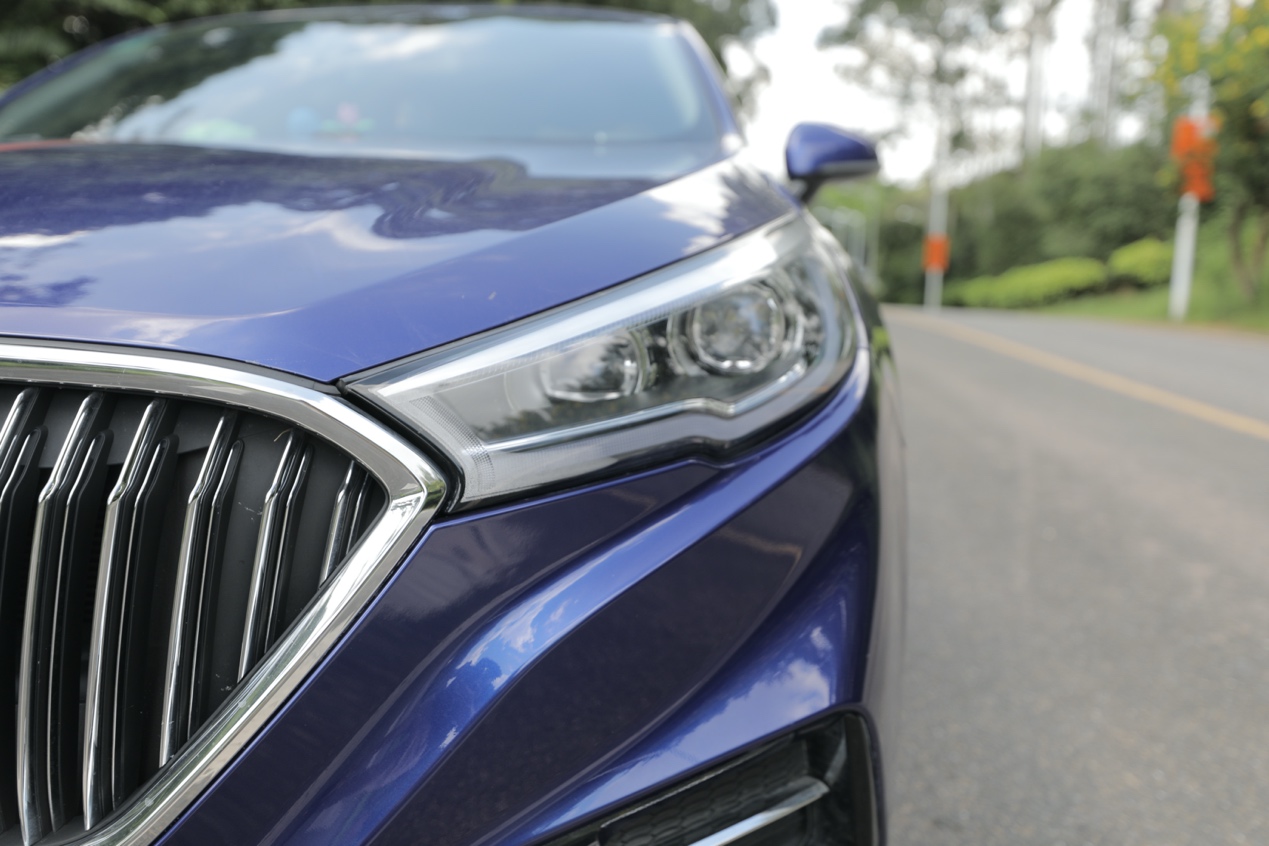 试驾新款红旗h5,红旗h5值得买吗有哪些缺点