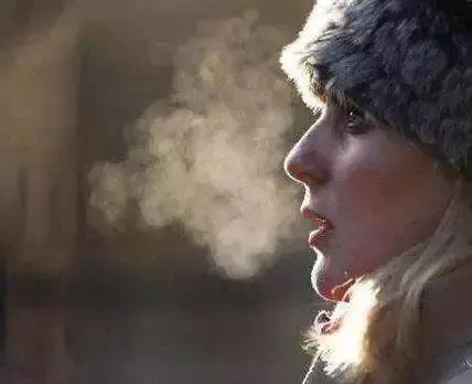 用矿泉水瓶自制自动风扇,矿泉水瓶自制降温风扇