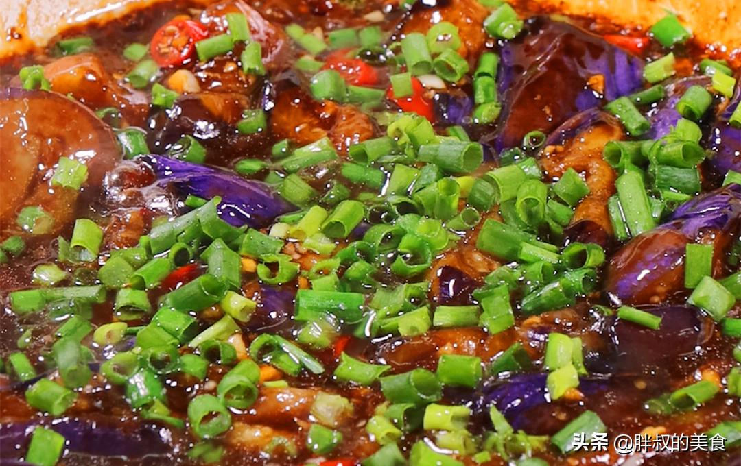 茄子烧土豆不用油炸怎么做才好吃 (油炸茄子怎么炸又酥又脆红烧茄子)