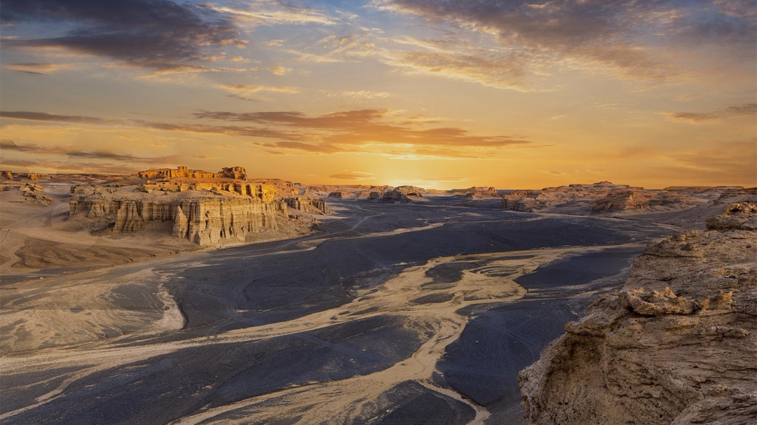罗布泊曾经是一个美丽的湖泊,罗布泊重现湖泊