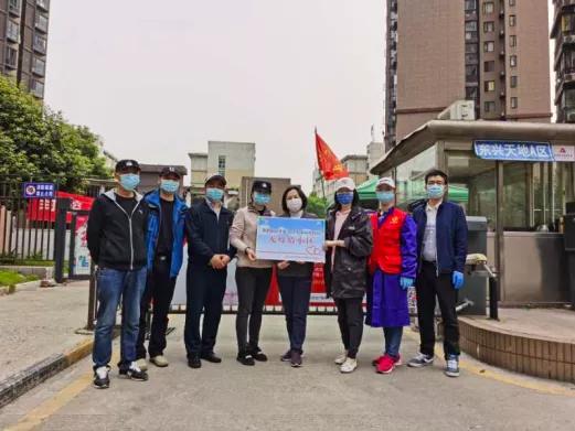 硬核小护姐表白汉警,援鄂医护表白民警