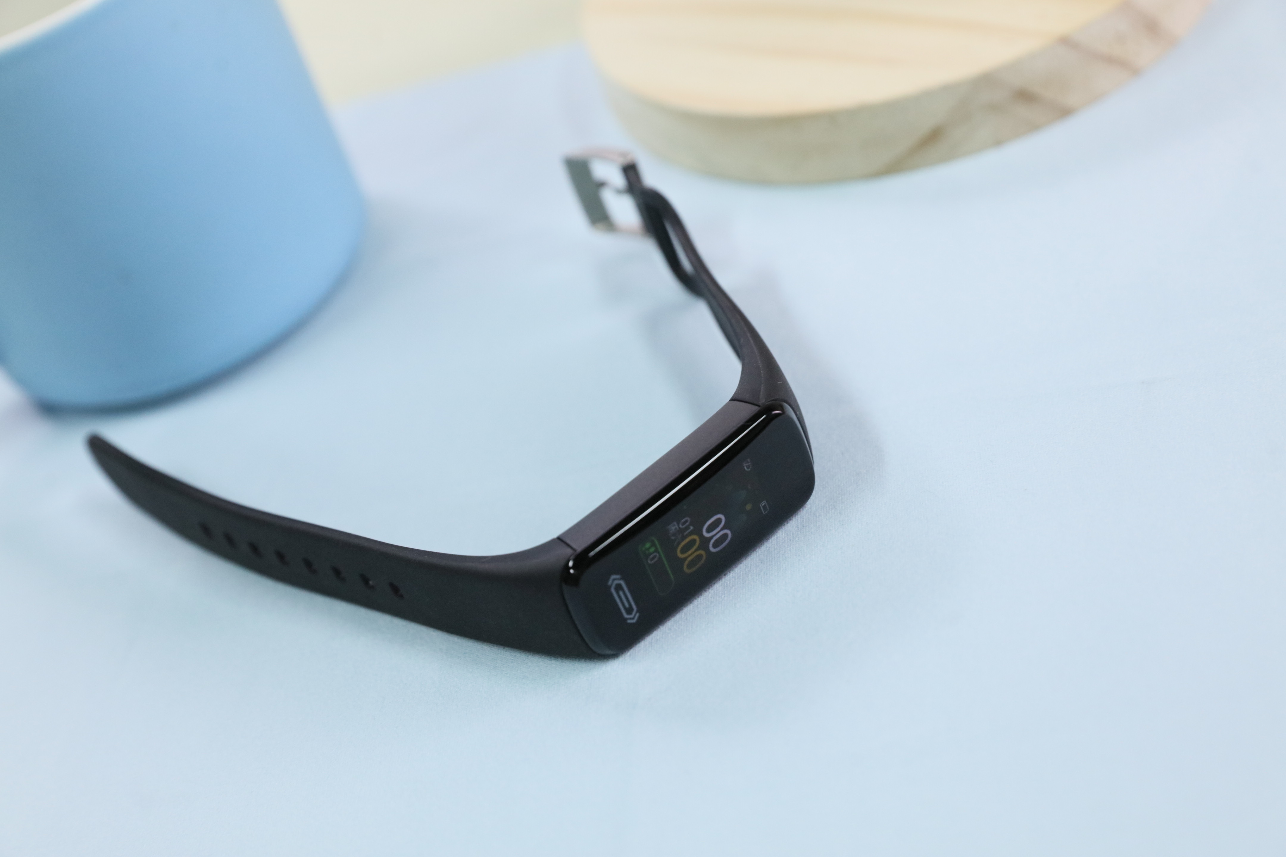 didoR6智能手环：送给准大学生表妹的礼物