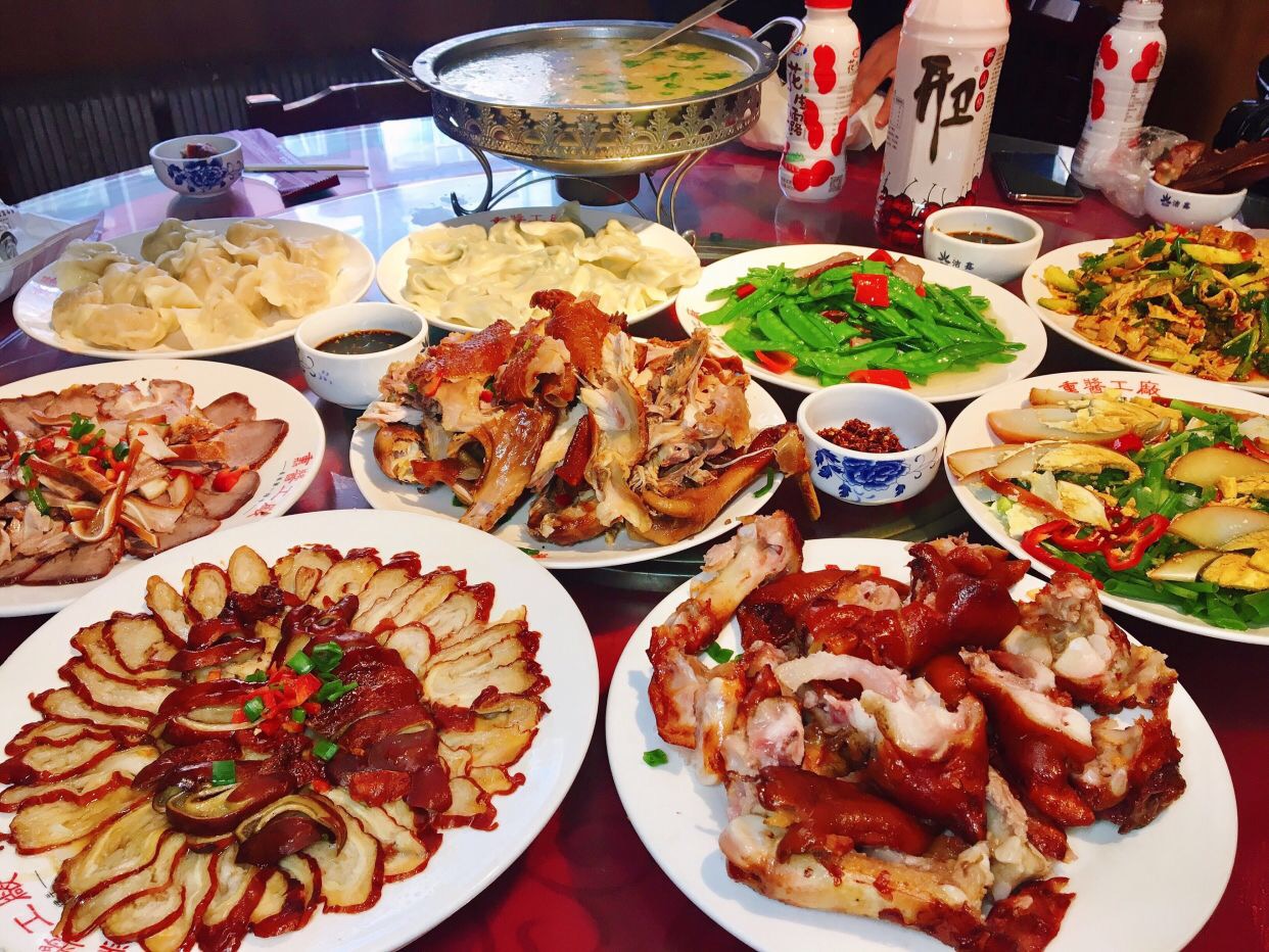 长春第一熏酱猪手,长春第一神店熏酱工厂