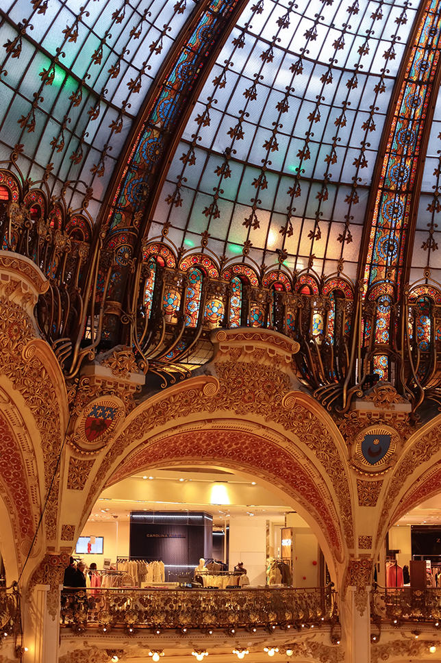 超模巴黎购物,超模走进步行街