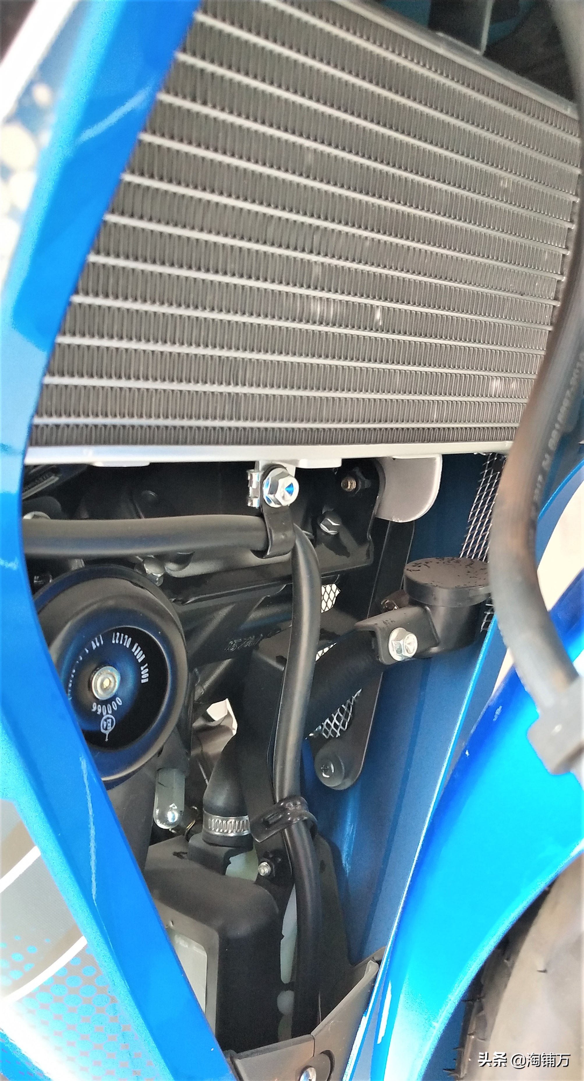 贝纳利弯梁rfs150i上海蓝牌,贝纳利弯梁rfs150i改装中间储物箱