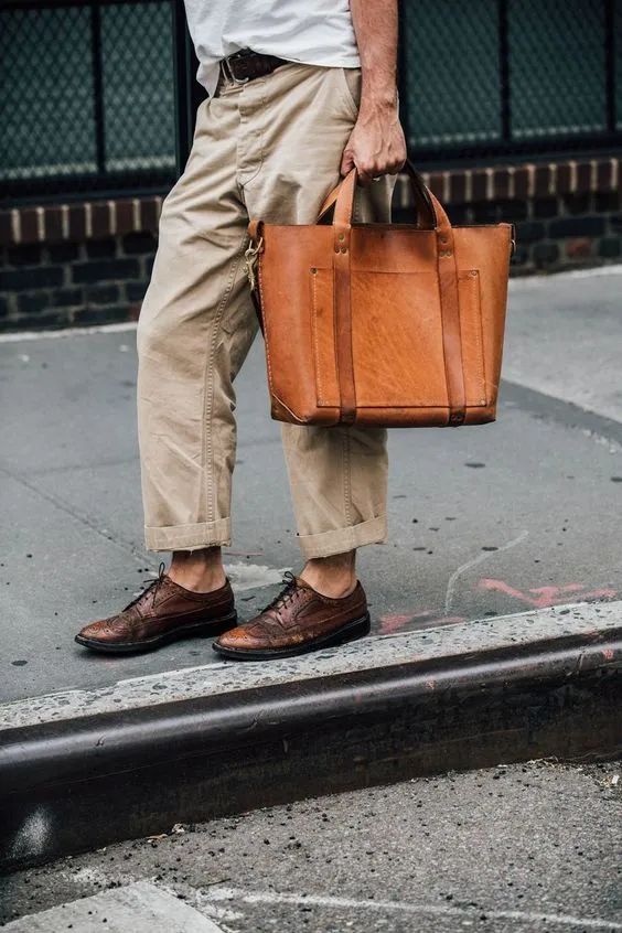 冬浅卡其裤搭配什么上衣,浅卡其休闲裤搭配什么上衣