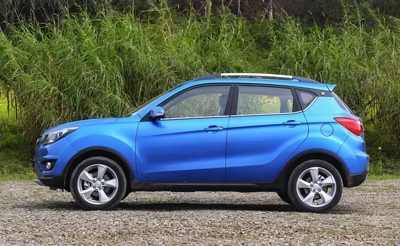 提了一辆新的长安汽车,刚提的长安cs35plus油耗11个