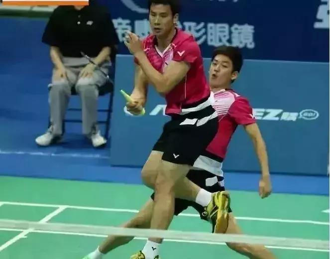 【羽毛球快速入门】lesson3丨羽毛球新手最易犯的十个坏习惯