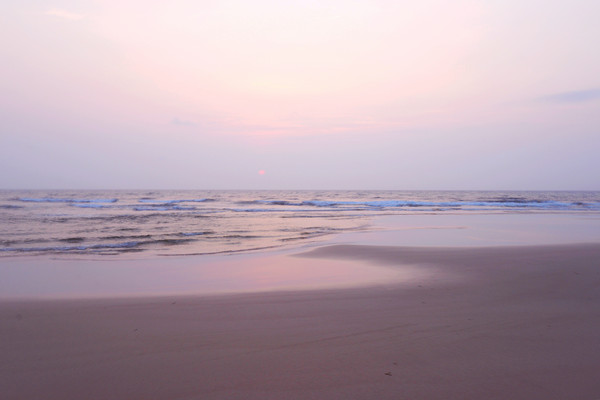幸亏我来了再不来素材就没了,海南月亮湾的夜晚