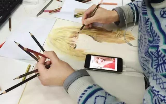 绘画~彩铅丨用彩铅如何描绘你心中的明星