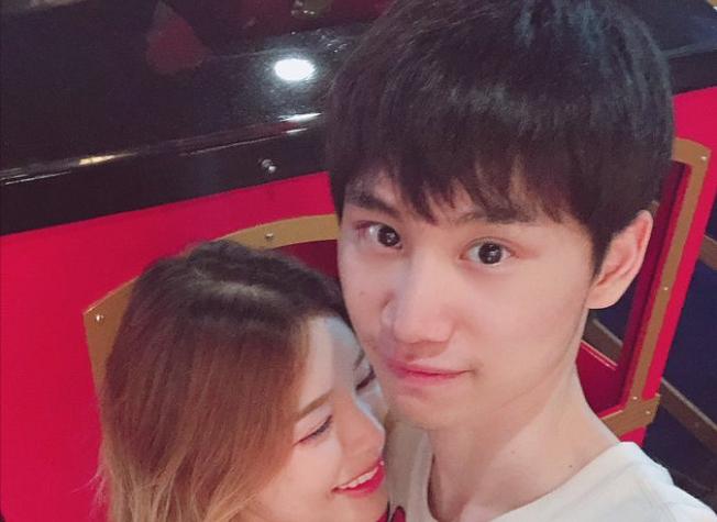 LOL主播有多壕?Doinb买1400平别墅,周淑怡6位数名表让水友酸了