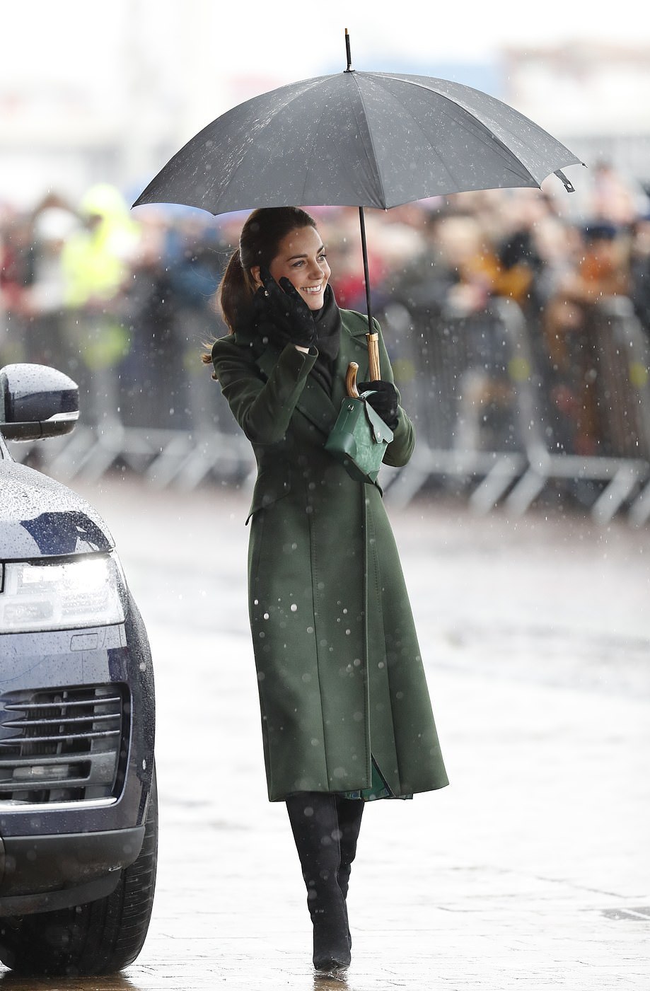 西班牙王后的红色礼服,西班牙王后惊艳中国风