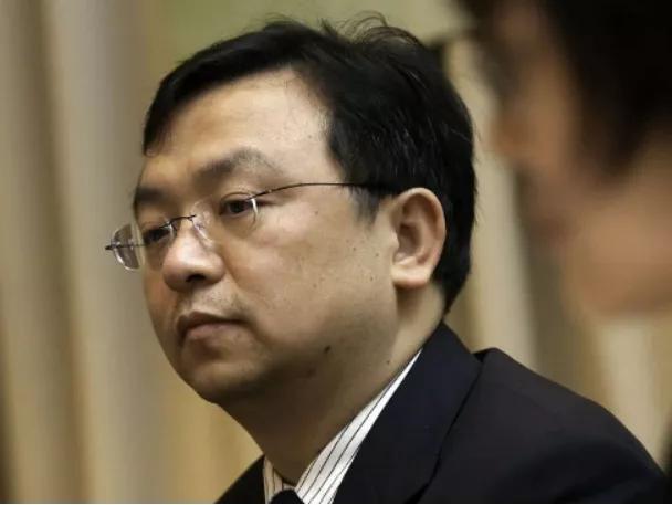 任正非向王传福学习,任正非和王传福谁有骨气