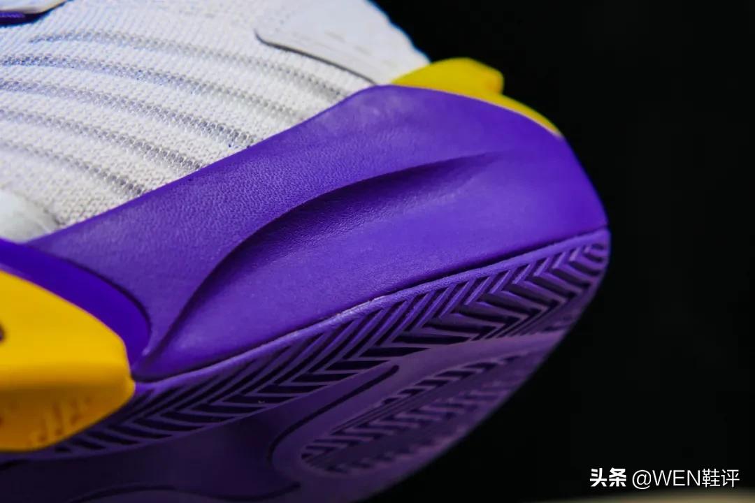 推荐一双李宁或特步跑鞋,一双轻便又舒适的鞋特步