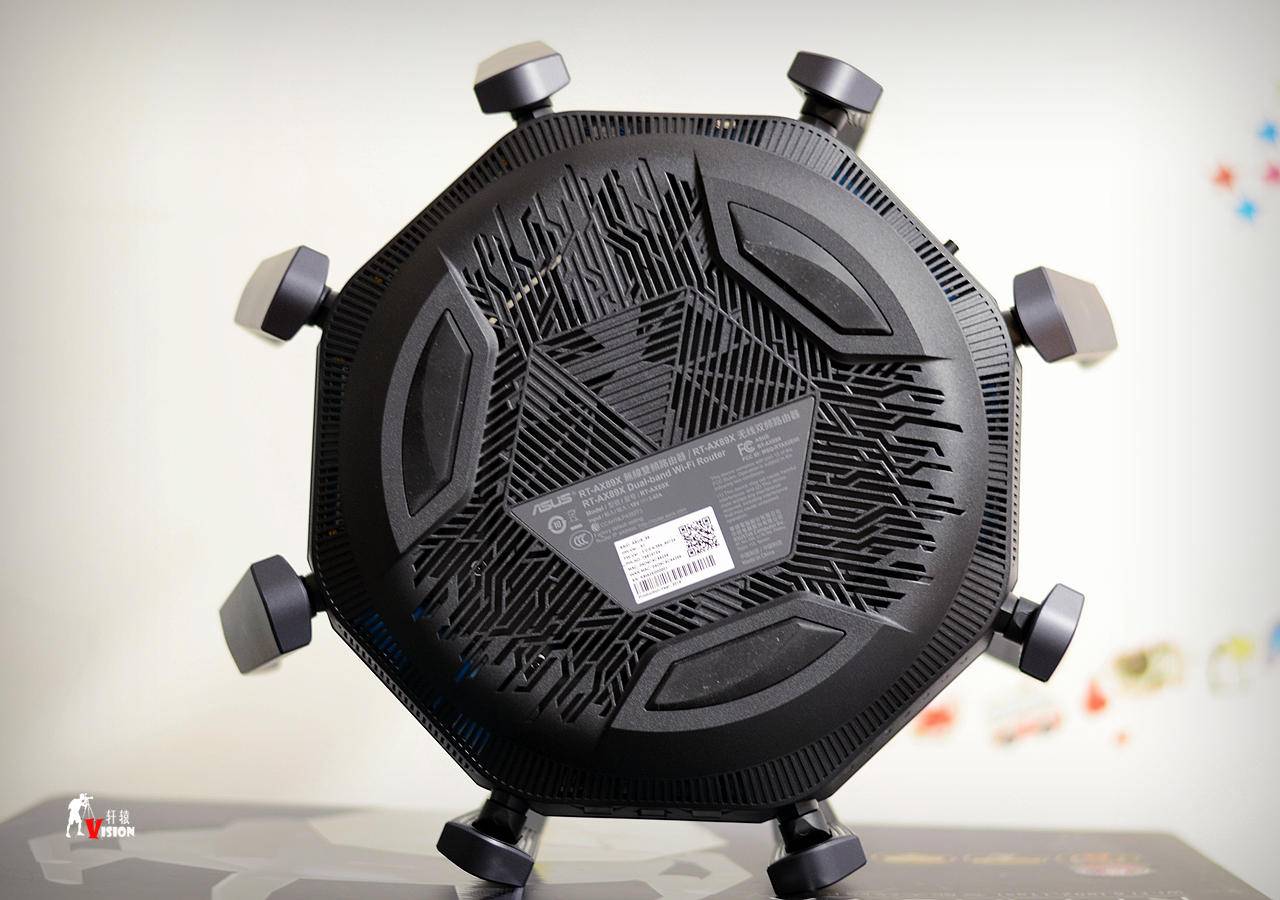 搭载160MHz频宽,八爪鱼进化帝王蟹:华硕RT-AX89X抢先评测