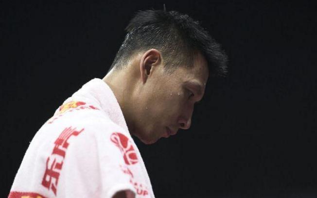 少年曾有凌云志洗尽铅华也从容！16年巅峰低谷，易建联的篮球人生