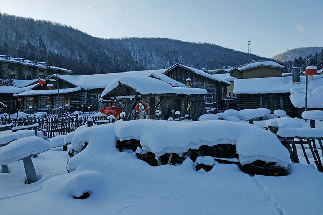 黑龙江省牡丹江市雪乡第一场大雪,雪乡迎来深秋第一场雪