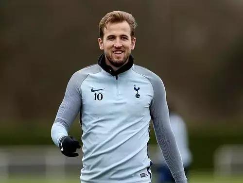 足坛众多球星老去,足坛的现役超级巨星