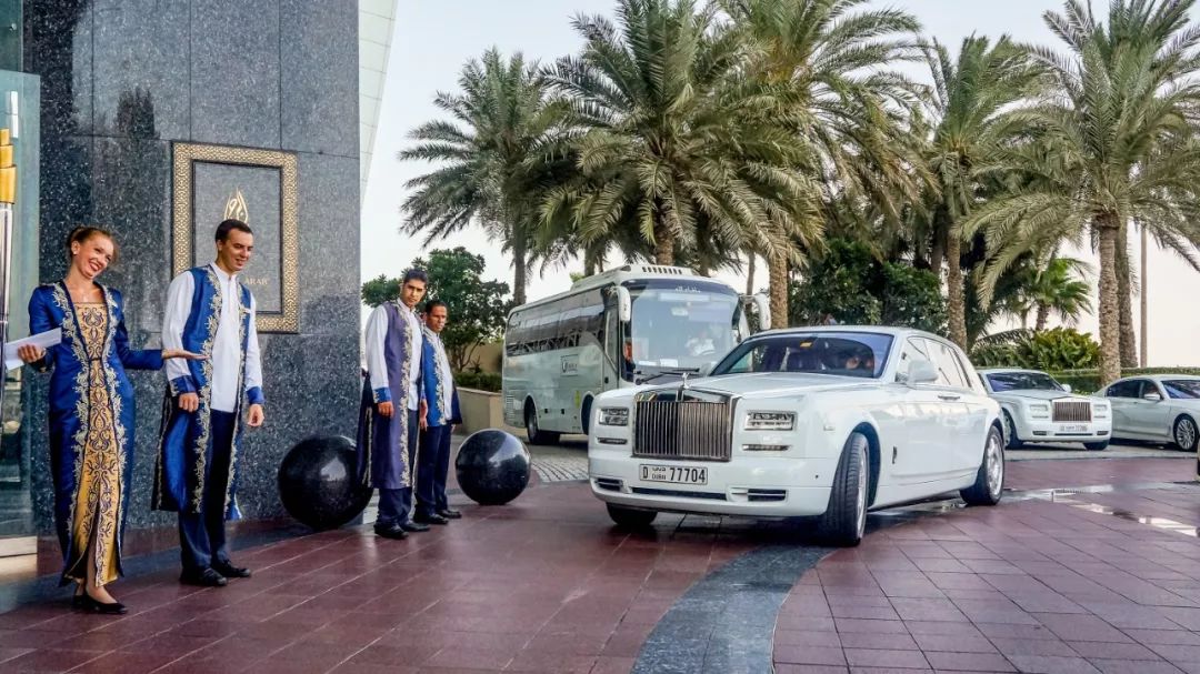 靠捡垃圾成为千亿富豪,靠捡垃圾成为千亿富翁合集