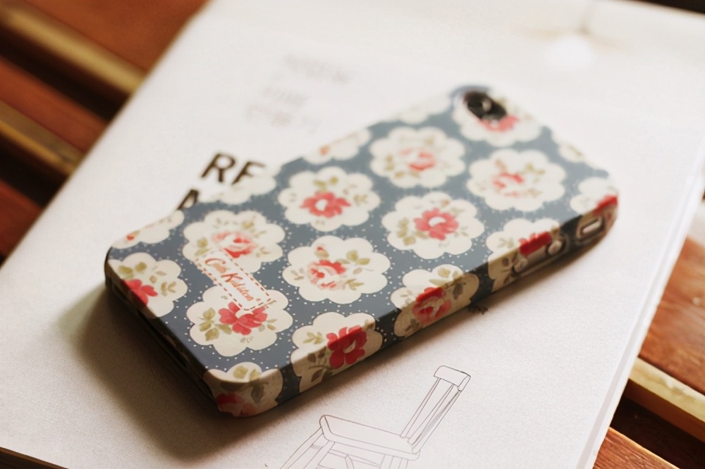 已婚女人暧昧男人的表现有哪些,中年男女微信聊天暧昧十种表现