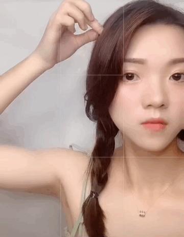 风大如何防止头发被吹乱,怎么防止头发被吹成中分