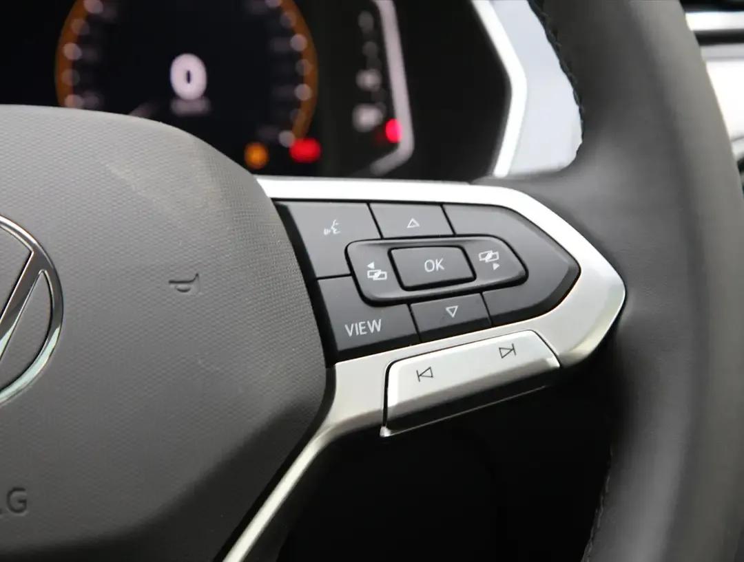 天籁与迈腾哪个质量好,红旗和迈腾哪个质量好