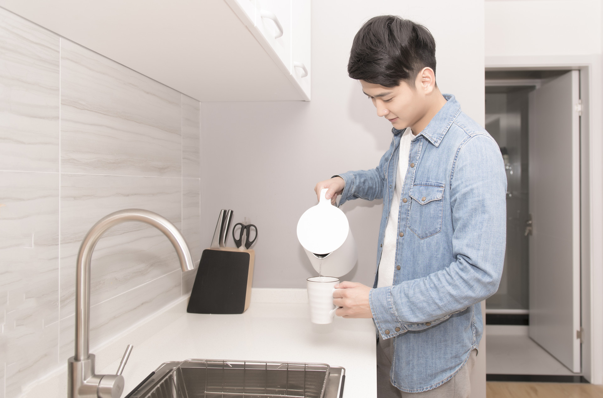 如何让宝宝远离烧烫伤,宝宝夏天烫伤的护理及注意事项