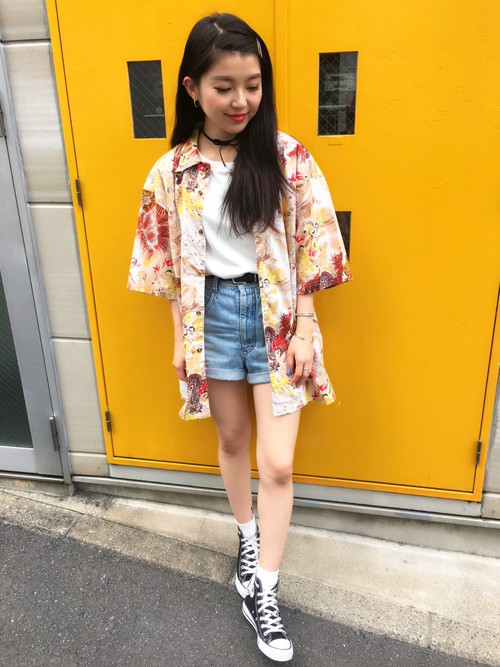 夏季最in度假风穿搭简单又时髦,夏威夷风穿搭