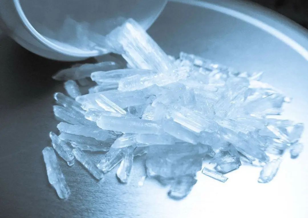 禁毒科普吸食合成毒品的危害,禁毒小知识吸毒后的症状警察讲解