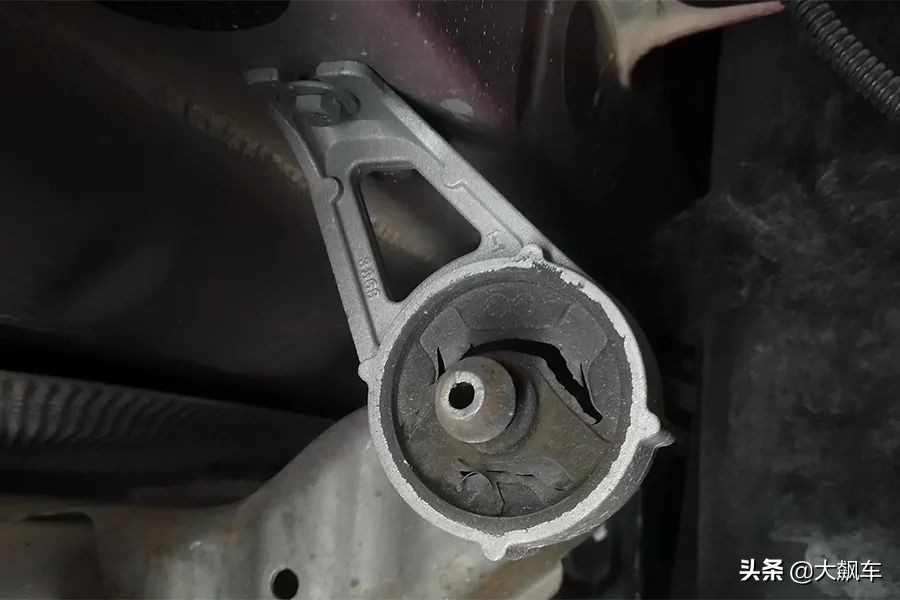 拆开底盘一目了然,老款法系车底盘解析