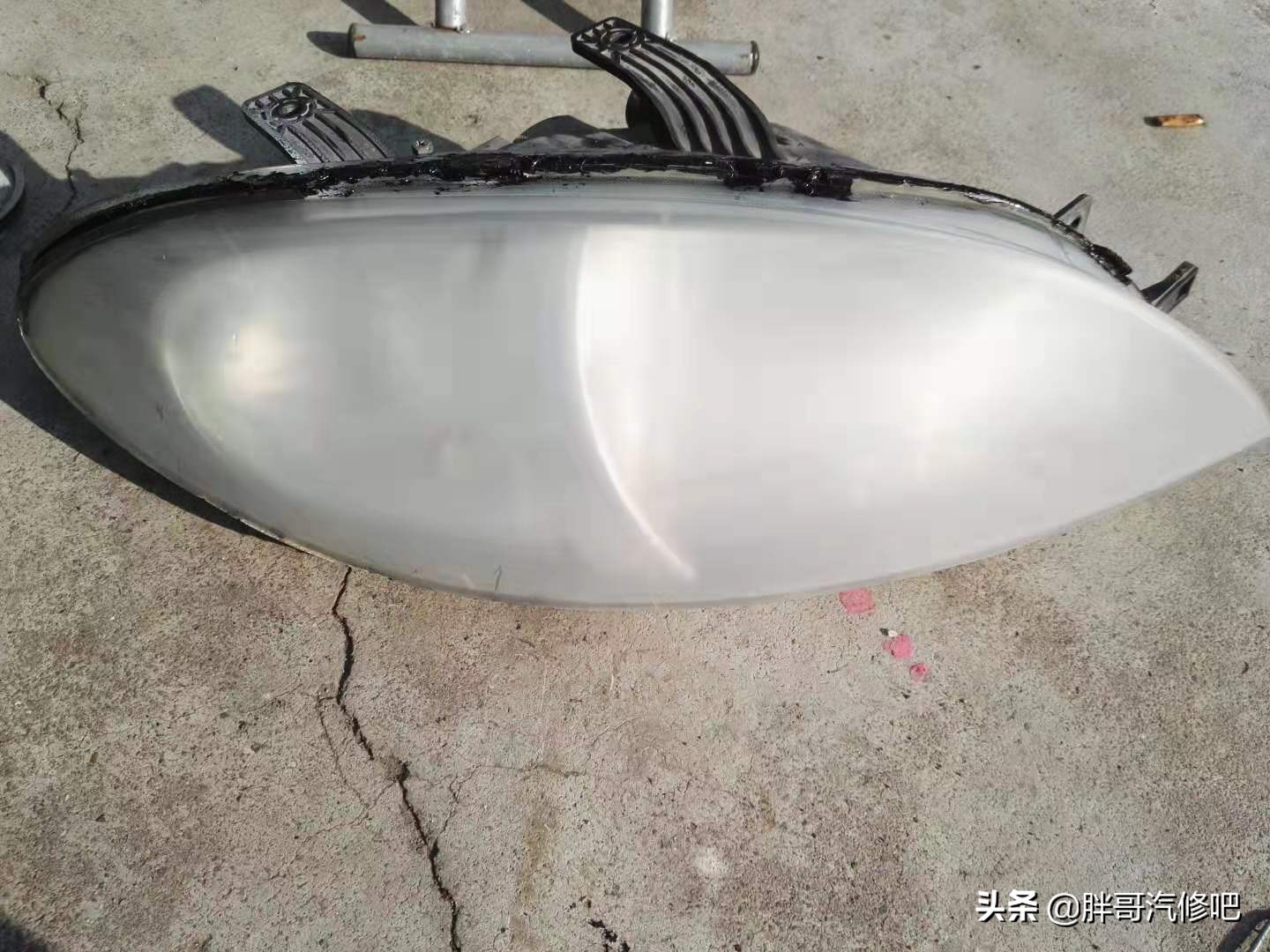 大灯漏水有妙招,大灯漏水起雾发黄维修