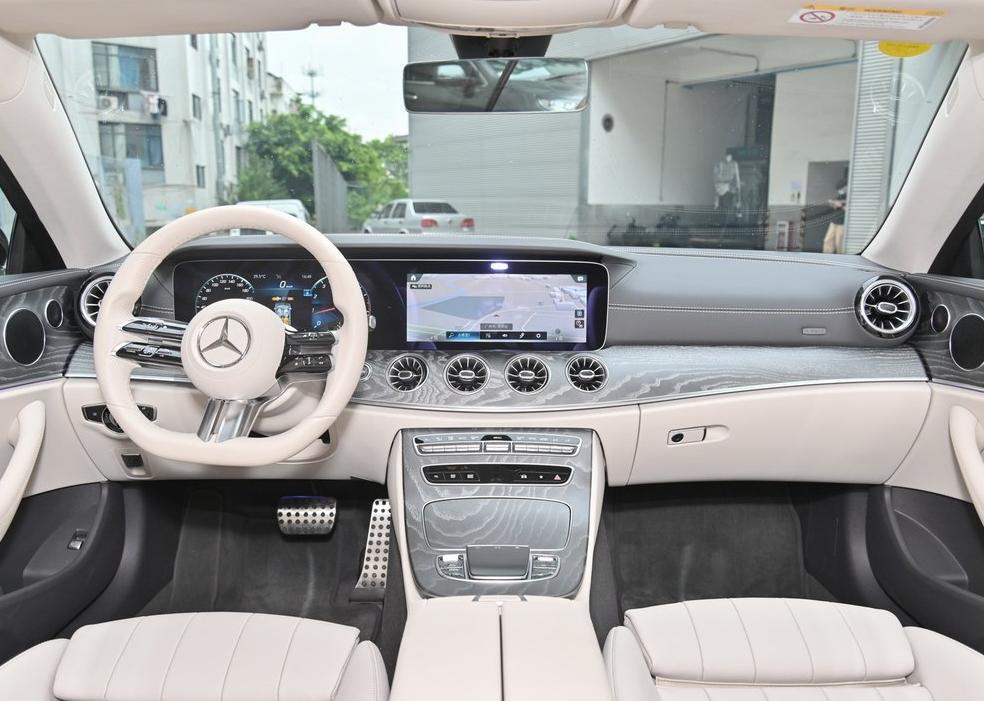 大气的造型新款奔驰e级实车,奔驰e级双门敞篷轿跑配置与售价
