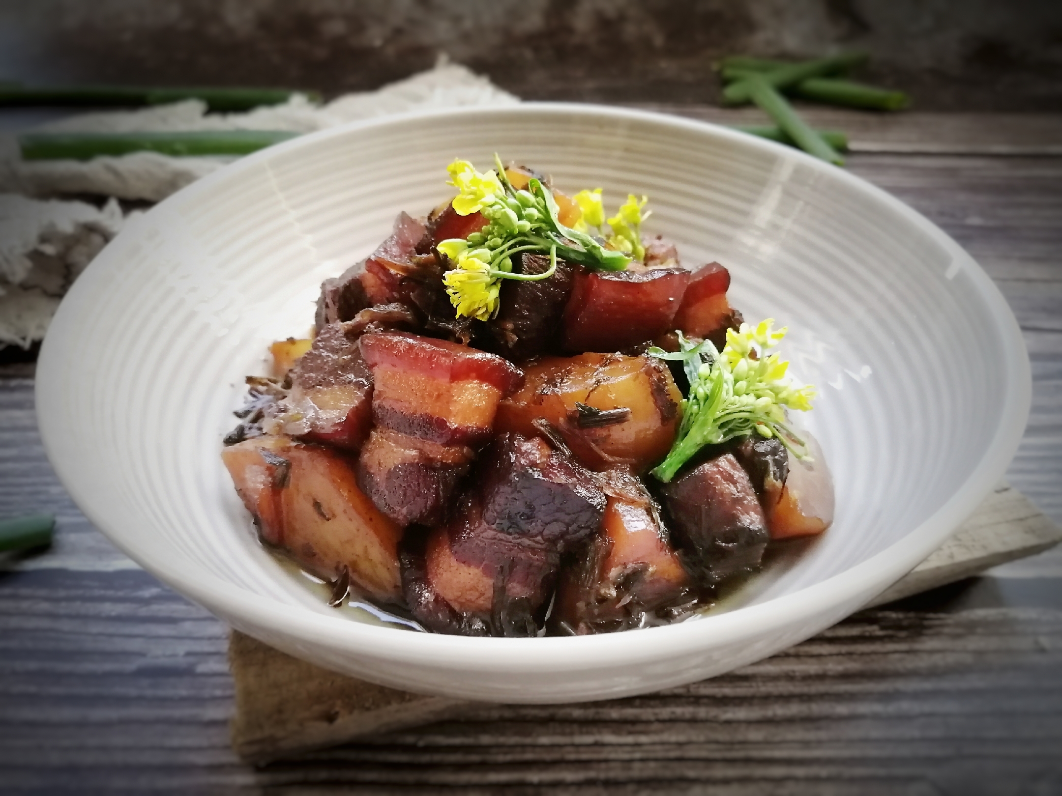 五花肉怎么炖才能软烂又不热气,五花肉烧苦了怎么办