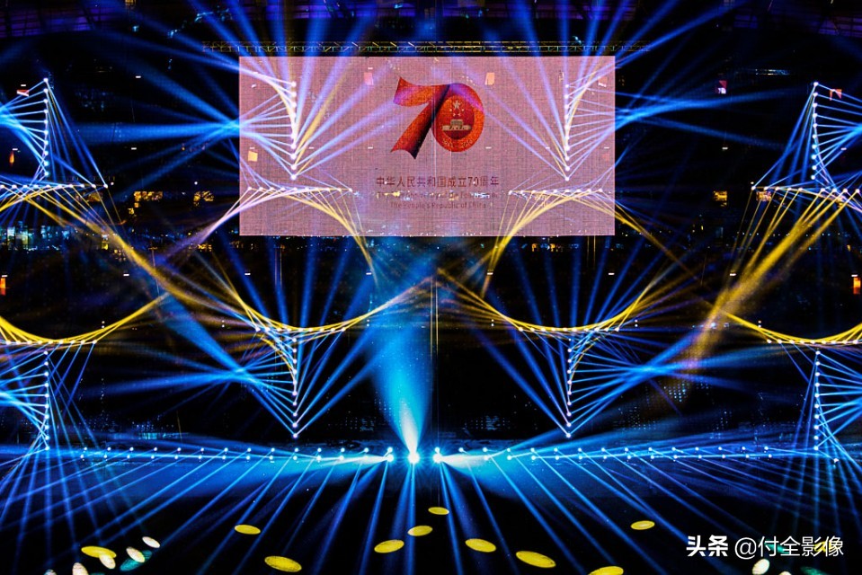 鸟巢沸腾瞬间,鸟巢合唱爱如潮水