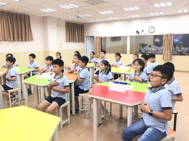 五年级下册形形色色的人作文500字,五年级习作形形色色的人范文