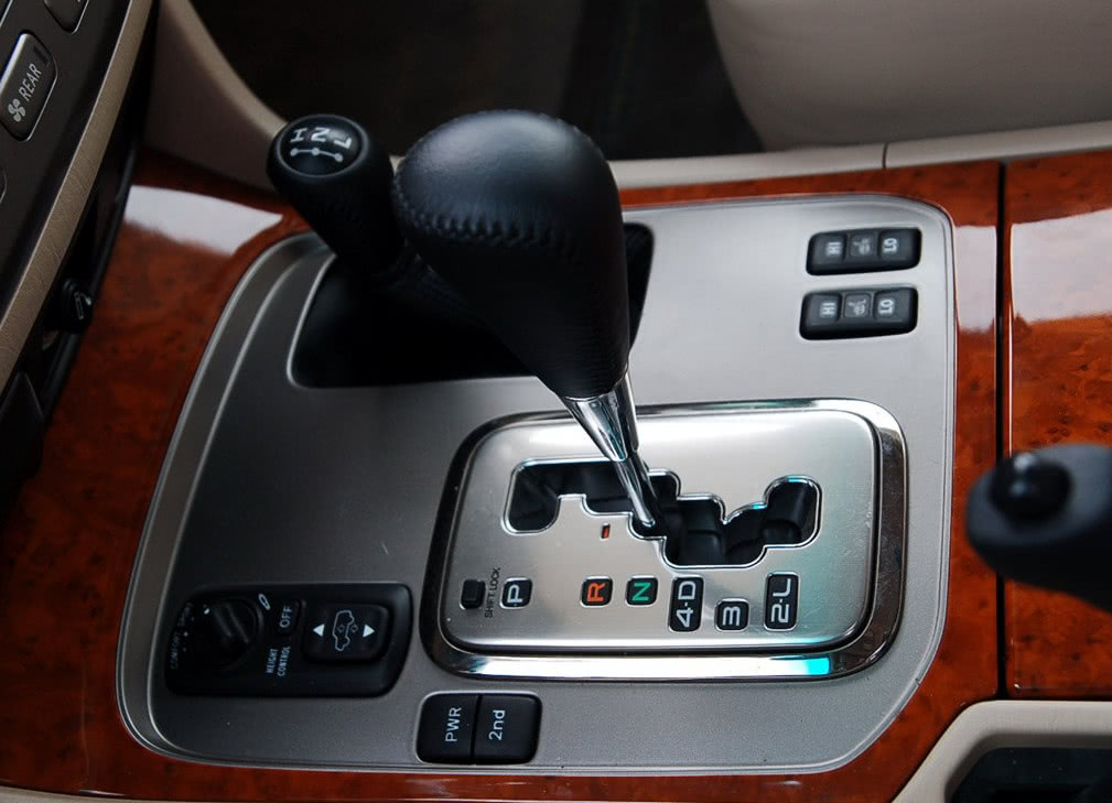 瘦死的骆驼比马大换句话说,陆巡4500柴油版二手11年