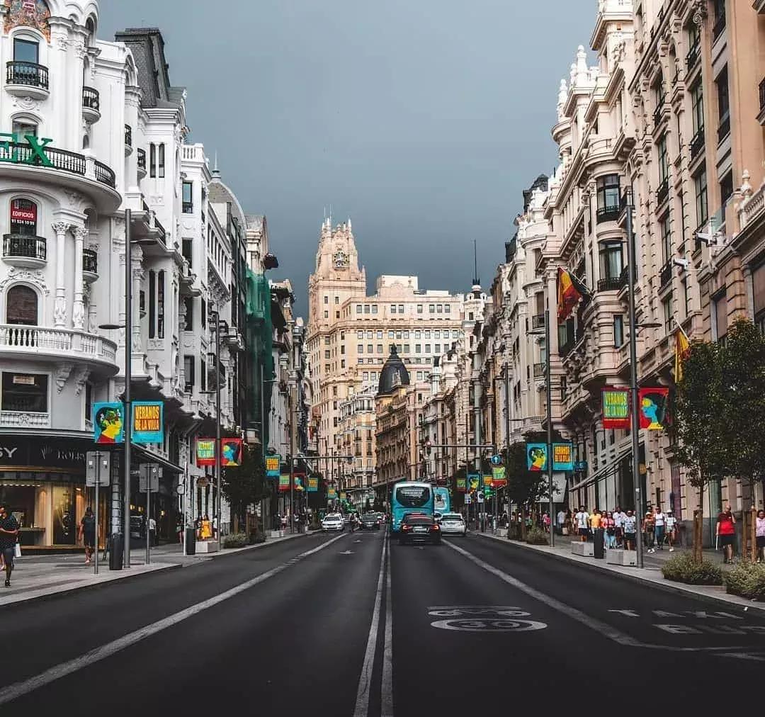 感受马德里,探索巴黎的魅力