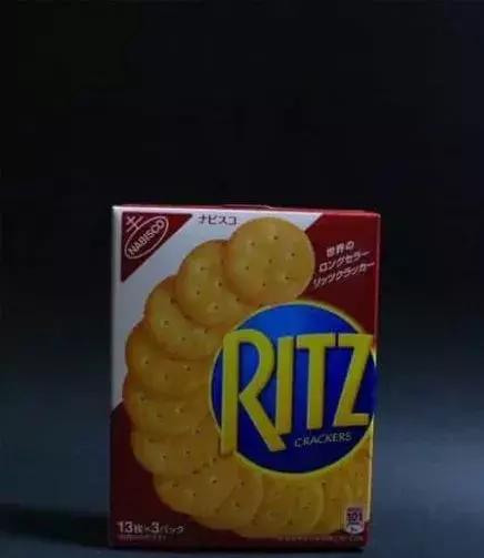 日本小哥自称“空箱职人”，靠着废纸盒办展览