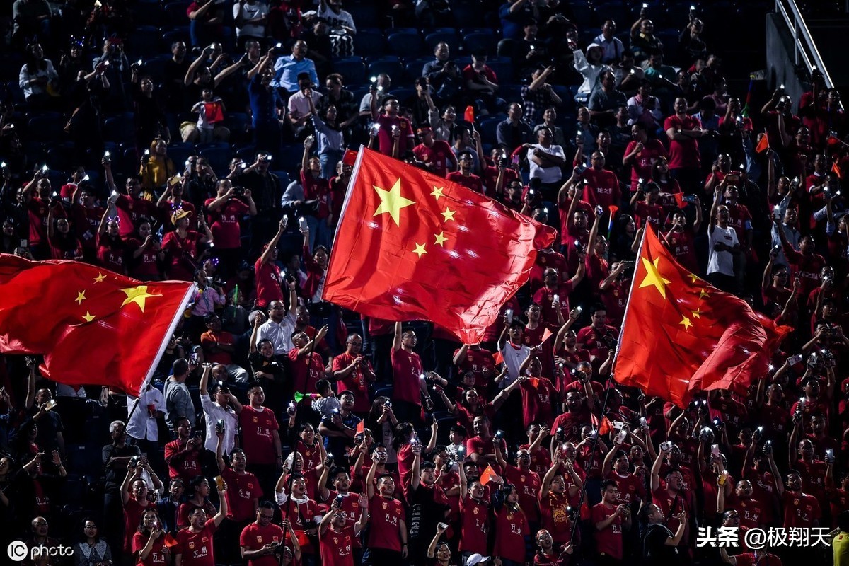 对*旗国**负责！92分钟队长这一幕让人赞叹！U22国足1个月发生了什么？