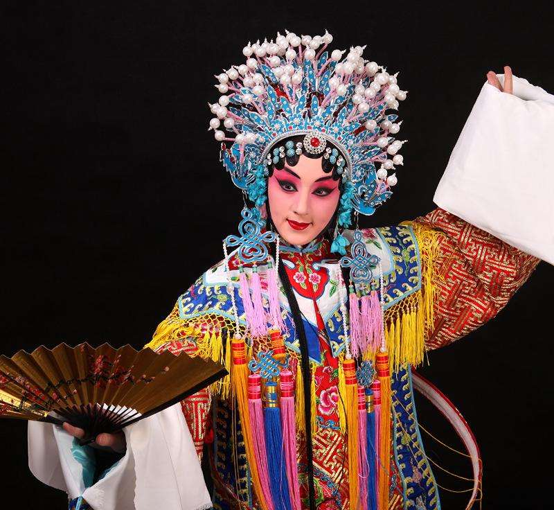 戏曲服装也有很多讲究,戏曲服装的特点和种类是什么