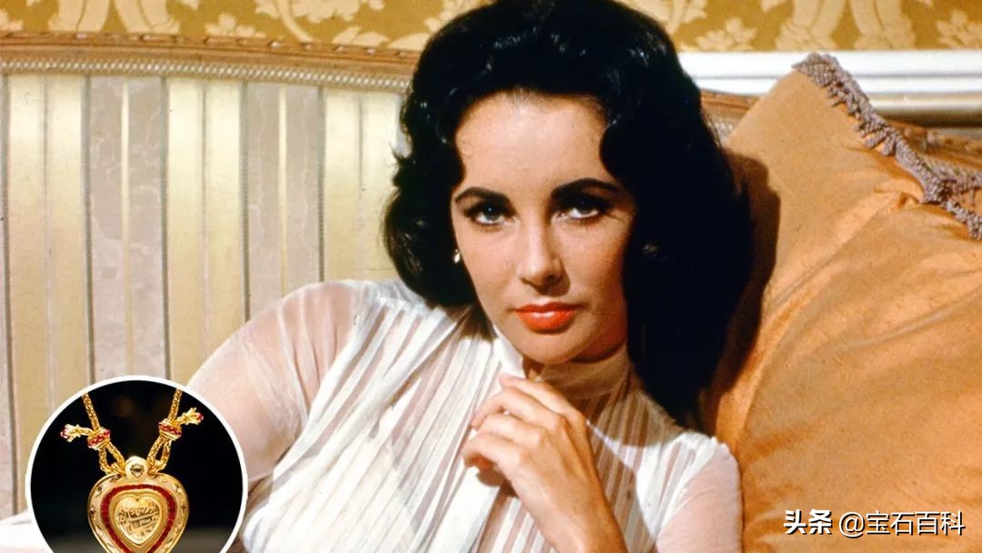 戴红宝石,戴红宝石的女人