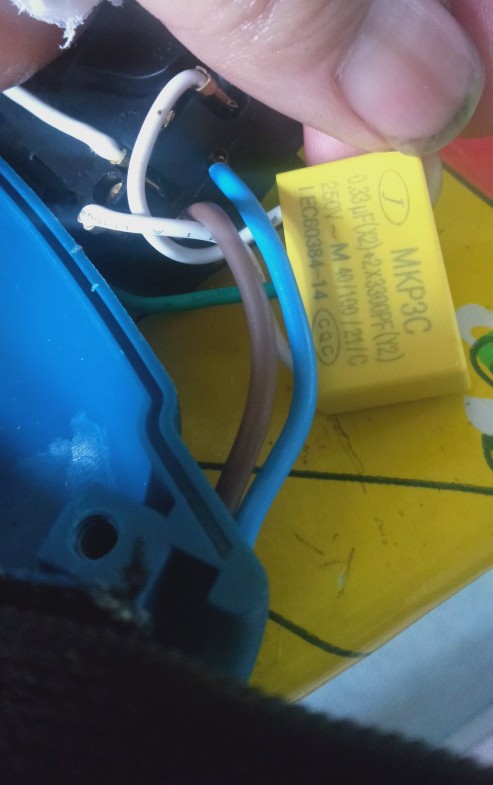 晶思达手电钻开关总成内部构造,插电款带冲击的手电钻