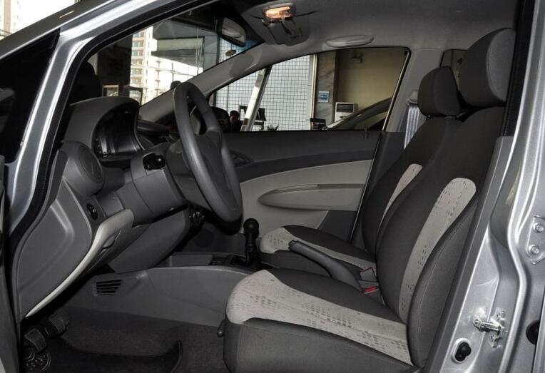 油耗低5-6万,五万能买什么车雪佛兰赛欧