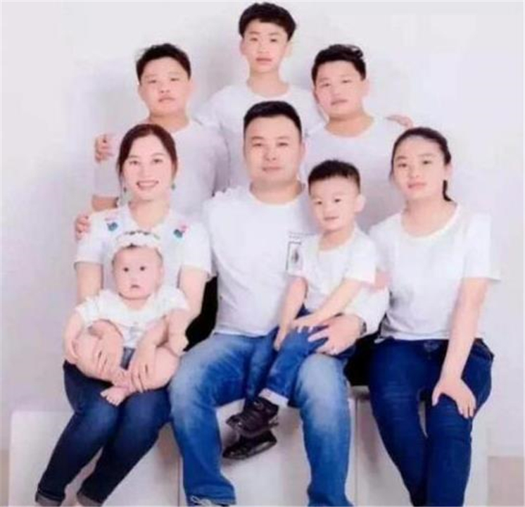 36岁宝妈生七个孩子,13年生7娃34岁宝妈直言丈夫基因好