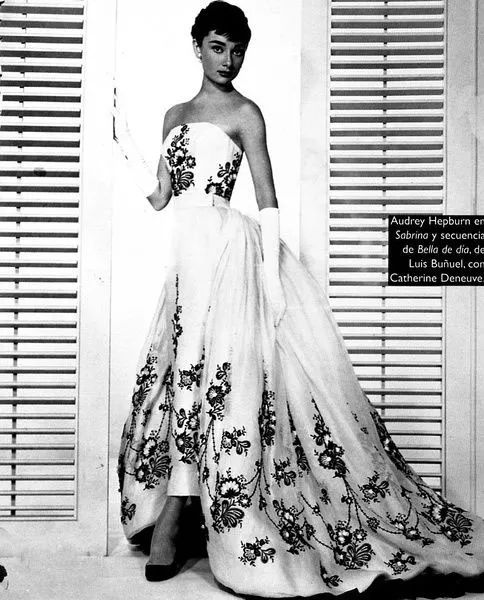 奥黛丽赫本：绝世容颜背后的秘密！