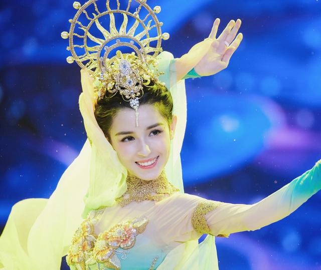 哈妮克孜赤狐书生片段可爱,赤狐书生里陈立农和哈妮克孜是cp