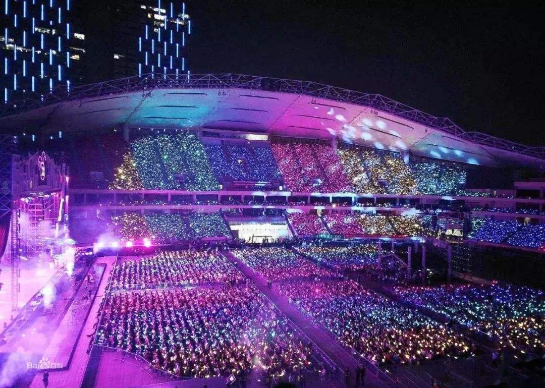 球迷吐槽中国足球的视频,足球场球迷嘲讽