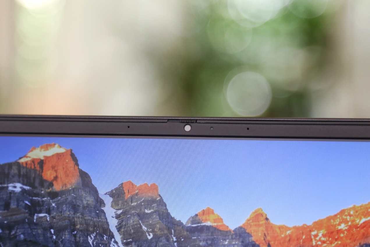 戴尔灵越燃7000玩游戏,戴尔灵越7000的4k屏幕