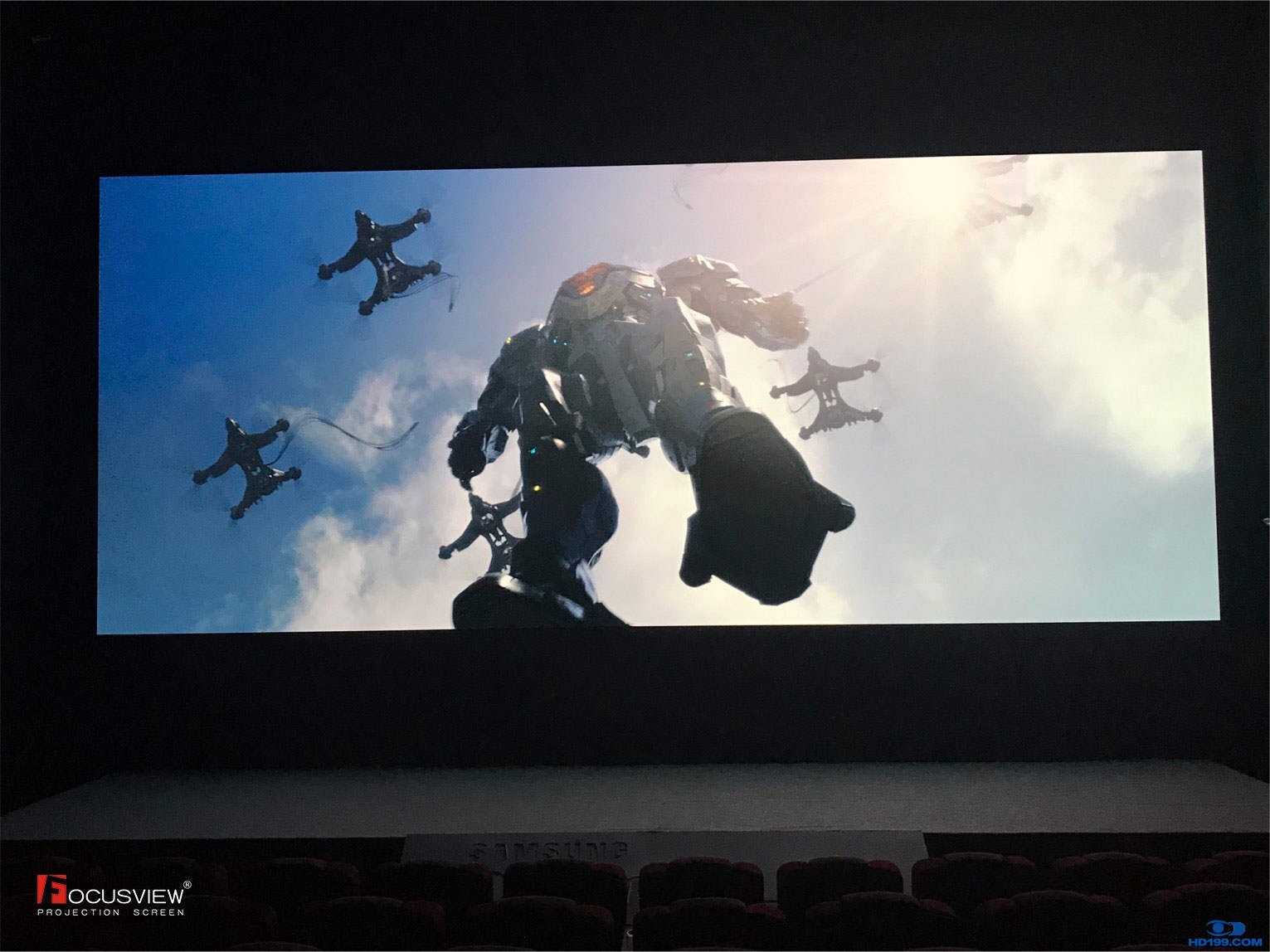 电影院为啥用投影仪不用屏幕,电影院为什么用投影而不用led屏